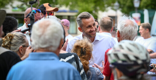 Der junge Mann, der das politische Establishment das Fürchten lehrt
