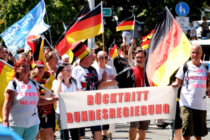 10.000 demonstrieren in Plauen: „Dieses Kartell, diese Regierung muss weg“