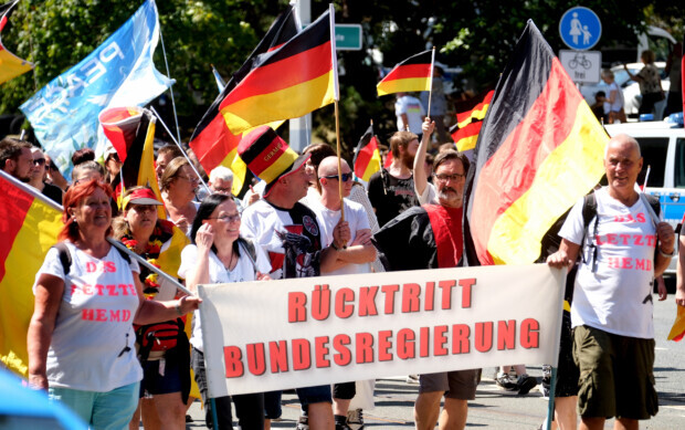 10.000 demonstrieren in Plauen: „Dieses Kartell, diese Regierung muss weg“