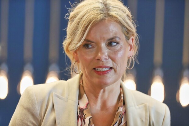 „KI-Müll“ von Klöckner: Bundestagspräsidentin gönnt sich 15 Medienmitarbeiter