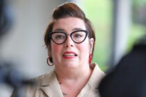 „Fotzig, atzig, mausig“ – die Brandmauer-Parteien im Endkampf um die Demokratie