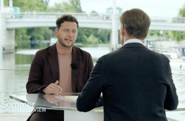 Nachhilfe für Grünen-Chef Banaszak: „Verstehen Sie das echt nicht?“