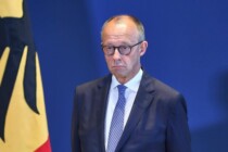 Merz zappelt in der Merkel-Falle