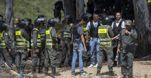 Schlacht am Grenzzaun bei Ceuta: Polizei stoppt weitere Migranten-Welle
