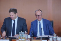 Tanz am Anleihenabgrund: Bundesregierung hüllt sich in Schweigen