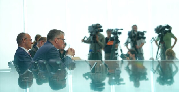 TE exklusiv: Bundesregierung versteckt Namen und Honorare von ÖRR-Journalisten