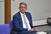 EU-Kommission kritisiert deutlich Weimers Streamer-Steuer