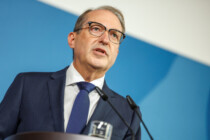 Dobrindts Endlosprüfung: Desiderius-Erasmus-Stiftung zeigt Innenminister wegen Rechtsbeugung an