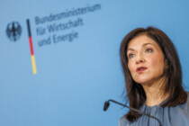 Niedrige Speicherstände: Reiche weist Sefe an, mehr Gas einzulagern