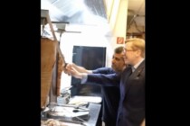 Philipp Amthor gibt den Döner-Mann