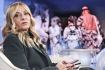 Meloni setzt ein Burka-Verbot an Italiens Schulen durch
