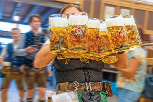Am Oktoberfest in München wird "gegen Rechts" serviert.
