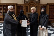 Wie die Church of England den Preis an einen Bin-Laden-Fan zurücknehmen musste