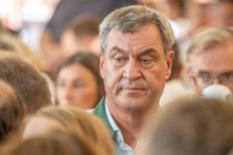 Von CSU-Chef Markus Söder wenig Erhellendes, oder trägt er etwa den Dolch im Gewande?
