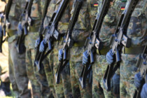 Nur 35 Prozent der Jüngeren wollen für Deutschland zur Waffe greifen