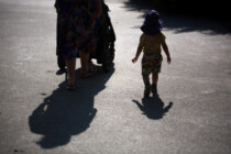 Kinder als Anlagerisiko? – Babypause soll bis zu 222.000 Euro kosten
