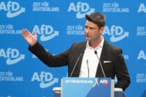 AfD verabschiedet sich vom sofortigen Euro-Austritt – Rückbau der EU zum „Bund souveräner Nationen“