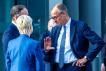 Der Wettlauf zwischen dem Trend gegen CDU/SPD und AfD-Verbotsplänen läuft