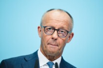 Union 17,5 und AfD 30,5 – gackert’s dem Hahn auf dem Mist