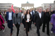Demokratie in Gefahr: Die Regierung demonstriert das Volk nieder