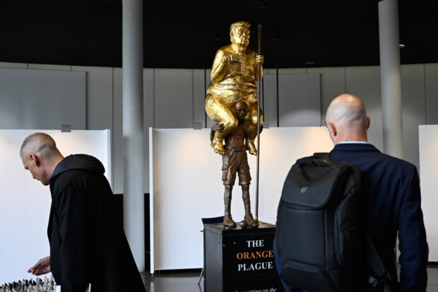 Die Trump-Statue im EU-Parlament in Straßburg.