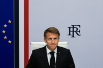 Frankreich verliert die Kontrolle – Macron schaut und sperrt zu