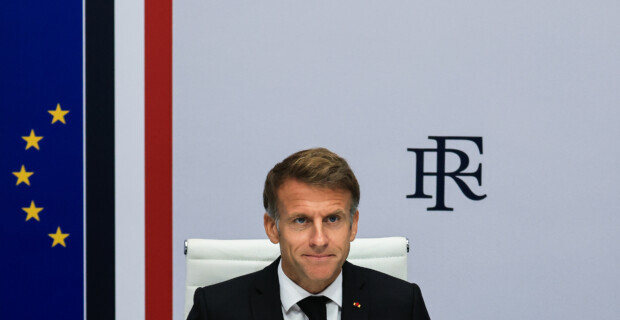Frankreich verliert die Kontrolle – Macron schaut und sperrt zu
