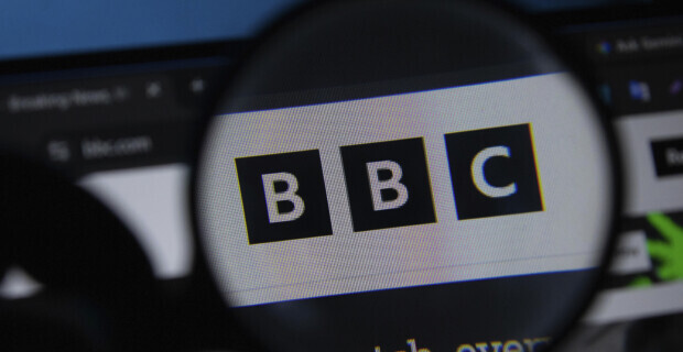 BBC Verify: Regierungsbeamte checken Fakten und schreiben News