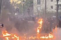 Frankreich versinkt im Protestchaos: In Paris brennen Polizisten