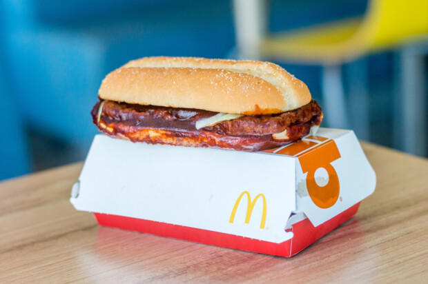 Der McRib kommt von der McDonald's-Karte.