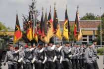 Wer nicht zur Bundeswehr will, muss nur rechts im Web posten