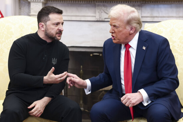 Wolodymyr Selenskyj bei Donald Trump im Februar 2025.