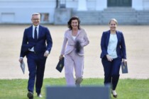 TE-Exklusiv: Nach schönen Haaren gönnen sich Bundesminister jetzt noch teure Schreibtische