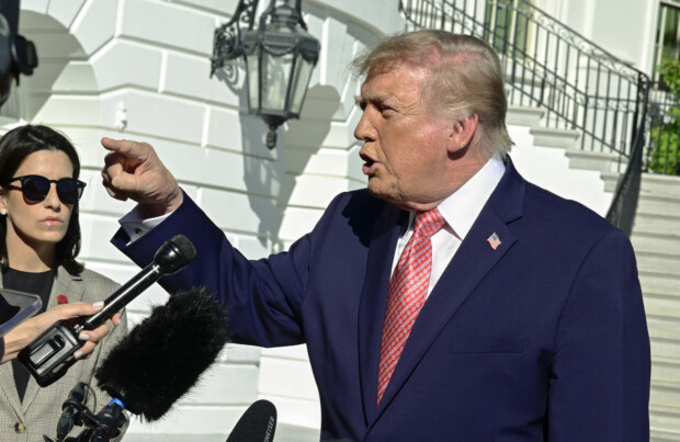 US-Präsident Donald Trump vor dem Weißen Haus.
